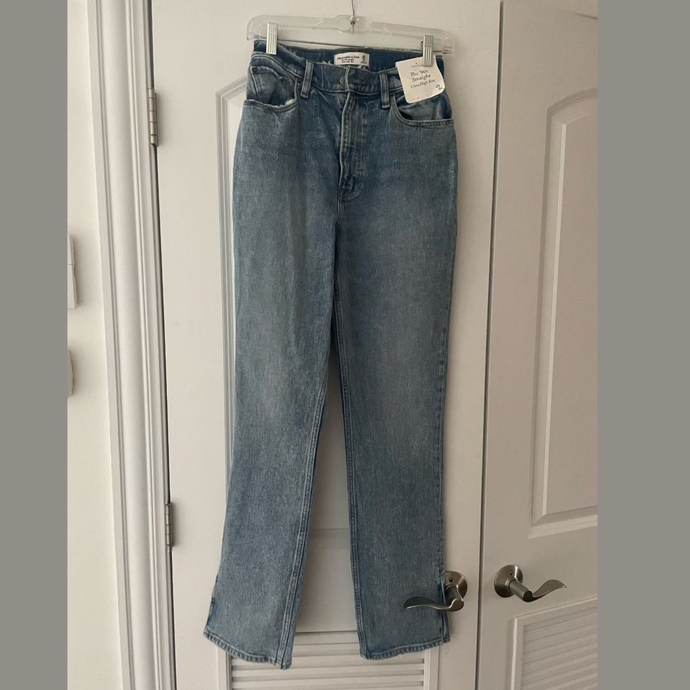 Abercrombie & Fitch 90’s Straight Ultra High Rise Jeans